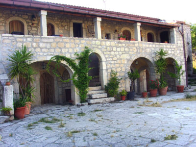 PONTELANDOLFO (BN) - 191 CASALE IN PIETRA VIVA RISTRUTTURATO