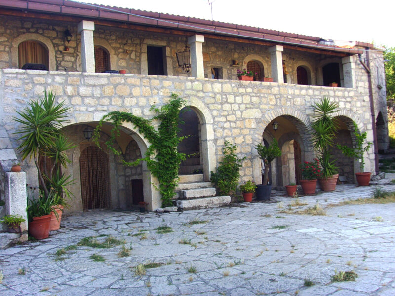 PONTELANDOLFO (BN) - 191 CASALE IN PIETRA VIVA RISTRUTTURATO