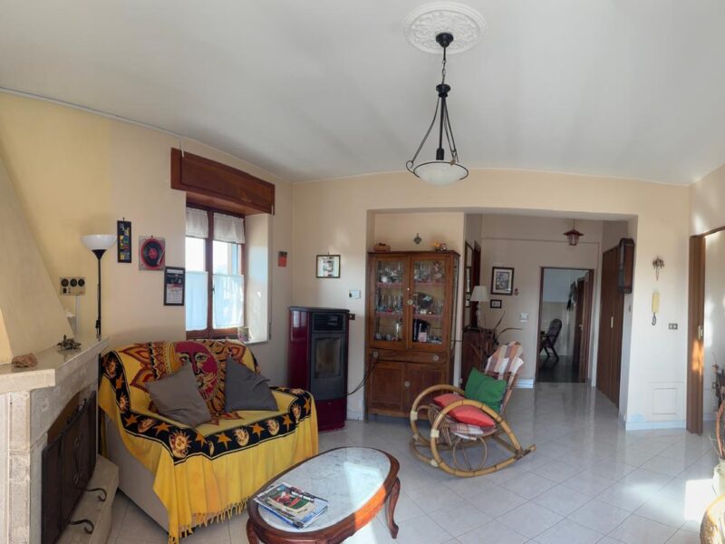 DUGENTA (BN) - 142 CASA INDIPENDENTE CON GIARDINO