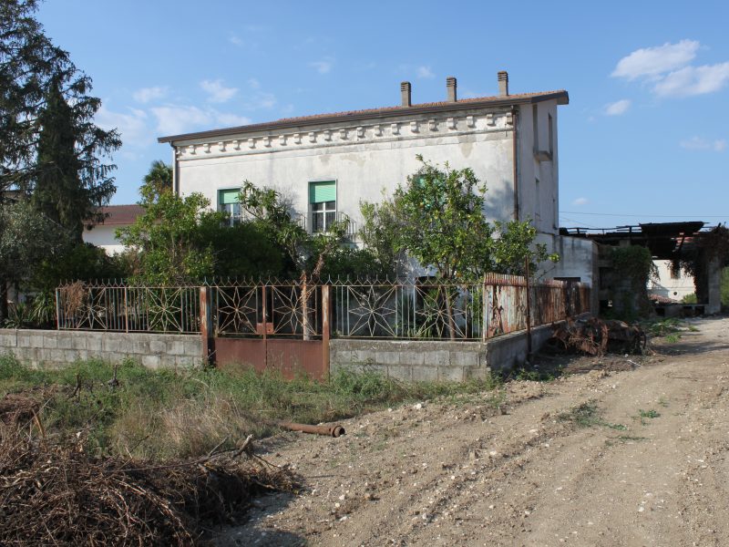 SANT'AGATA DE' GOTI (BN) - 110 CASALE CON PERTINENZE E TERRENO