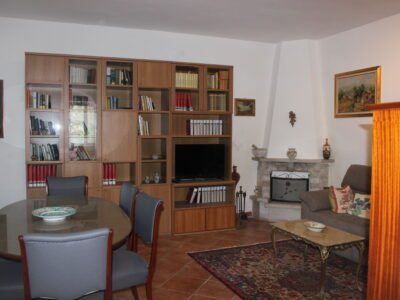 AMOROSI (BN) - 812 VILLA CON TERRENO