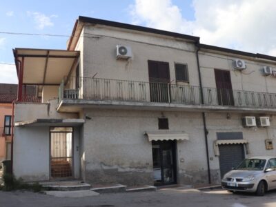 DUGENTA (BN) - 125 APPARTAMENTO IN ZONA CENTRALE