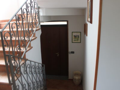 AMOROSI (BN) - 812 VILLA CON TERRENO