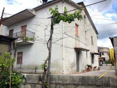 DUGENTA (BN) - 218 PORZIONE DI PALAZZOTTO NEL CENTRO STORICO
