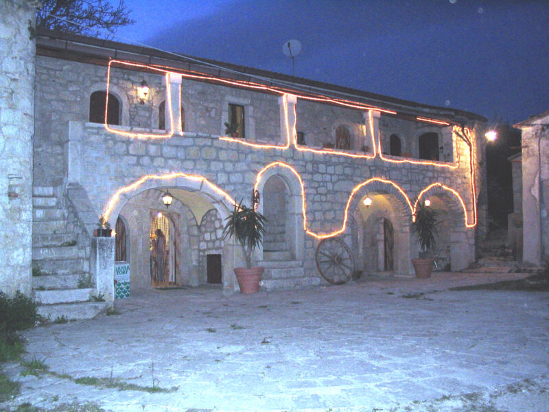 PONTELANDOLFO (BN) - 191 CASALE IN PIETRA VIVA RISTRUTTURATO