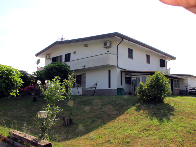 MELIZZANO (BN) - 326 VILLA CON PISCINA