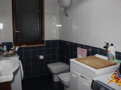 RUVIANO (CE) - 235 VILLETTA SU TRE LIVELLI CON SPAZIO ESTERNO