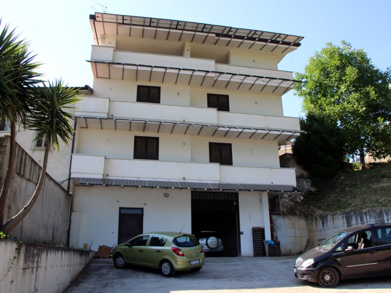 GIOIA SANNITICA (CE) - 10 GREZZO DA RIFINIRE CON GIARDINO