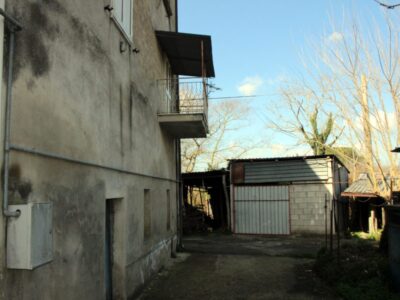 DUGENTA (BN) - 311 CASA COLONICA CON TERRENO
