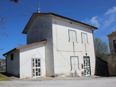 MORCONE (BN) - 357 CASA INDIPENDENTE CON TERRENO
