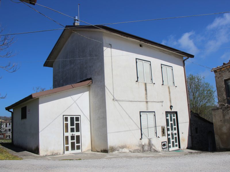 MORCONE (BN) - 357 CASA INDIPENDENTE CON TERRENO