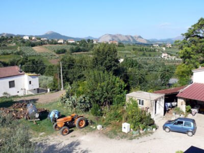 SANT'AGATA DE' GOTI (BN) - 391 CASA COLONICA CON GIARDINO