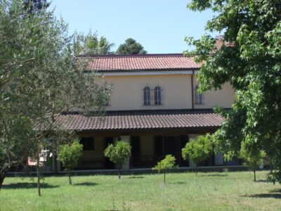 RUVIANO (CE) - 803 VILLA IMMERSA NEL VERDE