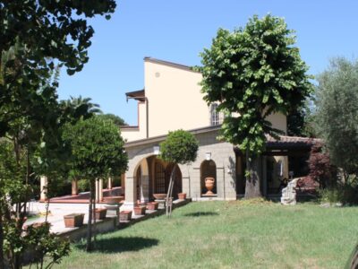 RUVIANO (CE) - 803 VILLA IMMERSA NEL VERDE