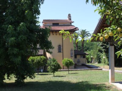 RUVIANO (CE) - 803 VILLA IMMERSA NEL VERDE