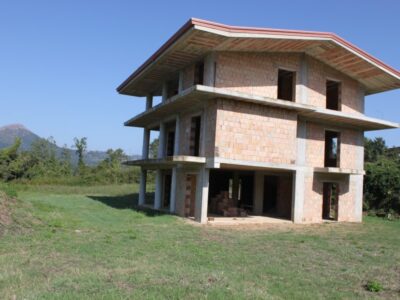 LIMATOLA (BN) - 8 VILLA GREZZA CON TERRENO