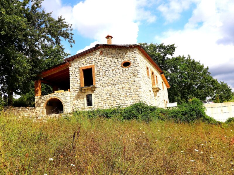 SASSINORO (BN) - 187 CASALE IN PIETRA VIVA CON TERRENO