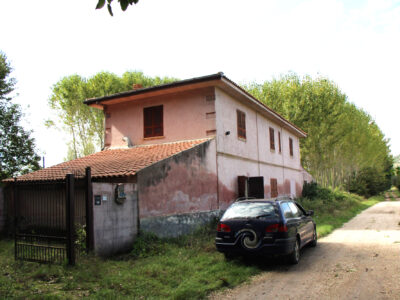 LIMATOLA (BN) - 373 CASALE COLONICA CON TERRENO