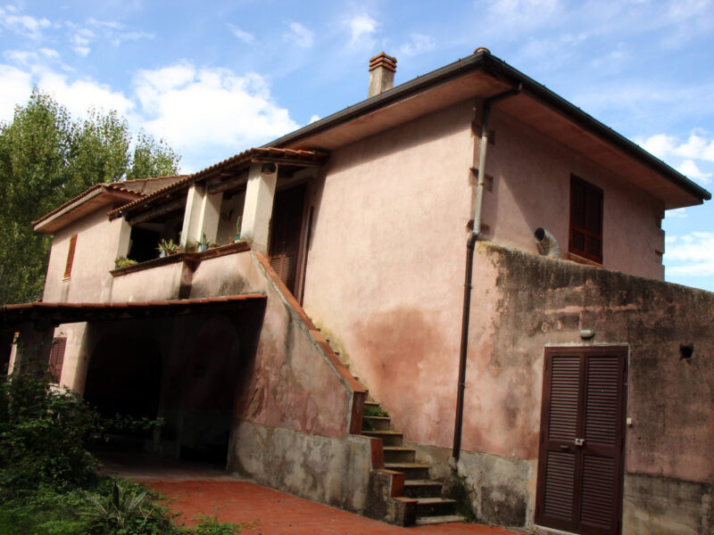 LIMATOLA (BN) - 373 CASALE COLONICA CON TERRENO