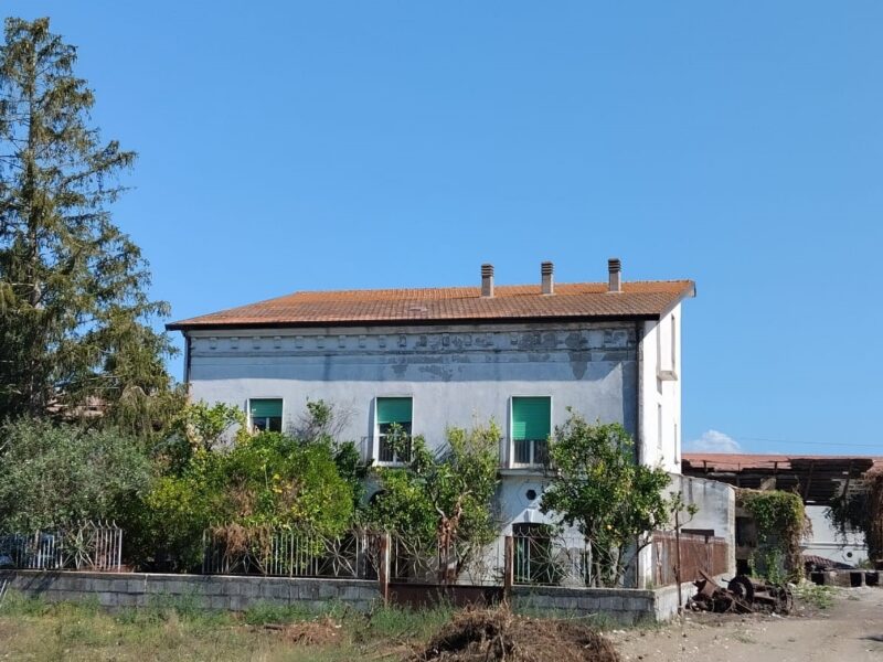 SANT'AGATA DE' GOTI (BN) - 110 CASALE CON PERTINENZE E TERRENO