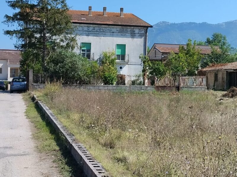 SANT'AGATA DE' GOTI (BN) - 110 CASALE CON PERTINENZE E TERRENO