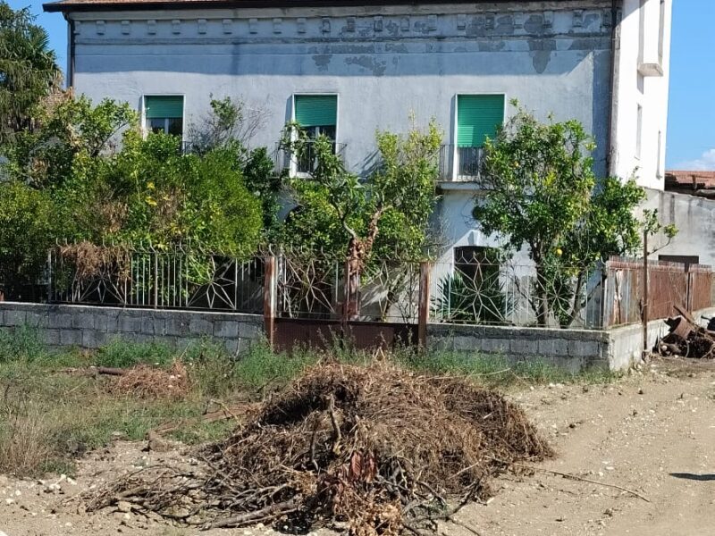 SANT'AGATA DE' GOTI (BN) - 110 CASALE CON PERTINENZE E TERRENO