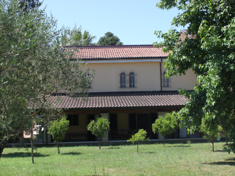 RUVIANO (CE) - 797 VILLA CON PISCINA