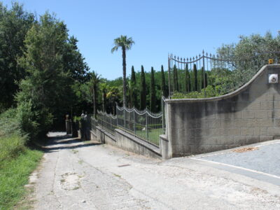RUVIANO (CE) - 797 VILLA CON PISCINA