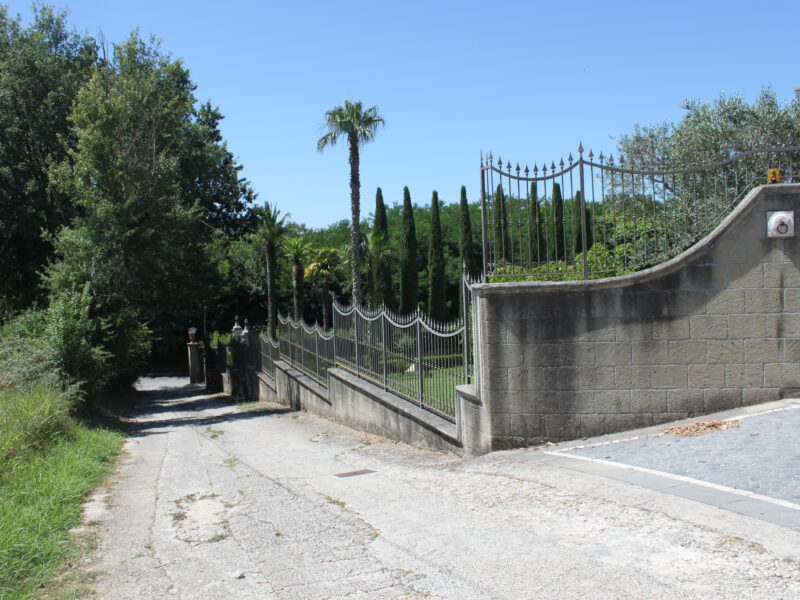 RUVIANO (CE) - 797 VILLA CON PISCINA
