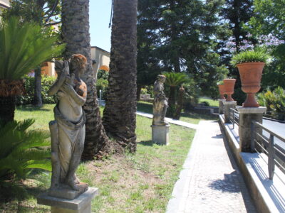 RUVIANO (CE) - 797 VILLA CON PISCINA