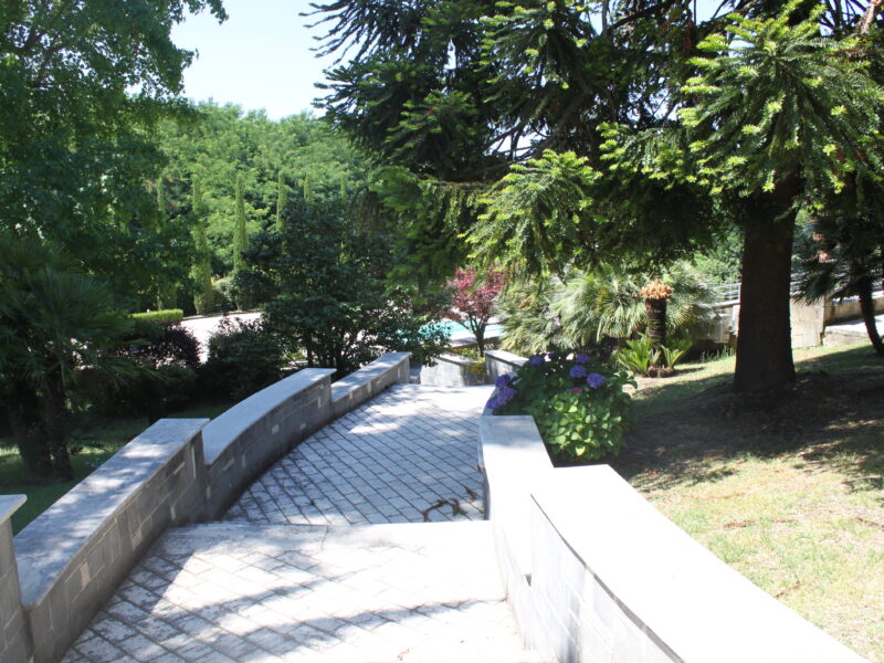 RUVIANO (CE) - 797 VILLA CON PISCINA