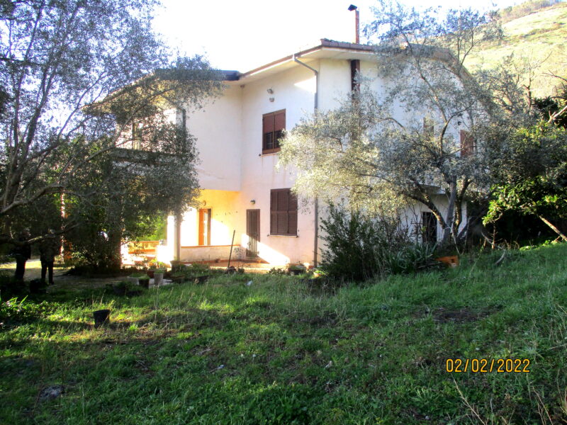 DURAZZANO (BN) - 523 VILLA CON GIARDINO