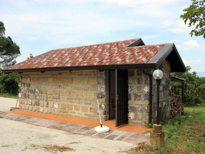 AMOROSI (BN) - 409 VILLA CON PISCINA