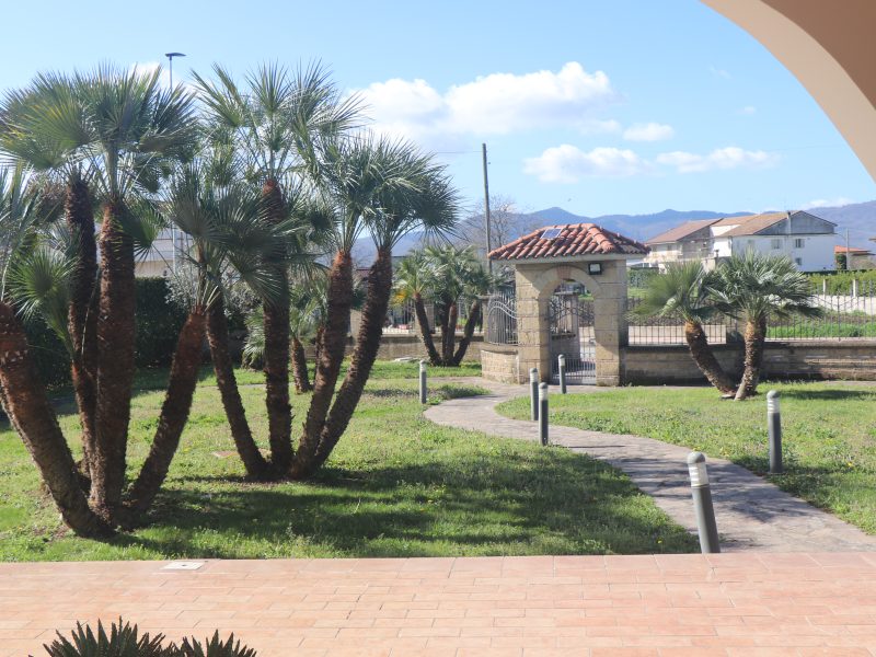 DUGENTA (BN) - 242 VILLA CON GIARDINO
