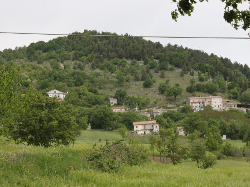 PONTELANDOLFO (BN) - 128 CASALE COLONICO CON TERRENO