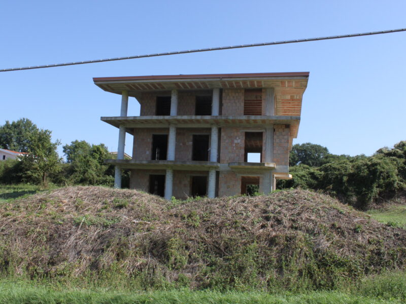 LIMATOLA (BN) - 8 VILLA GREZZA CON TERRENO