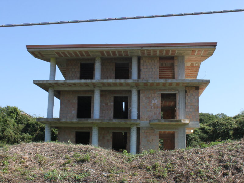 LIMATOLA (BN) - 8 VILLA GREZZA CON TERRENO