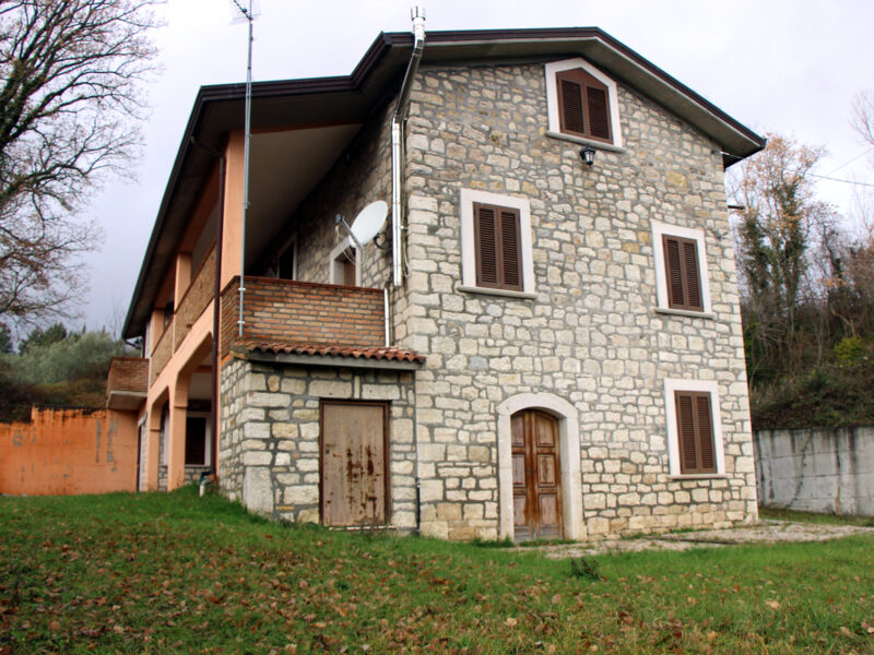 PONTELANDOLFO (BN) - 195 CASALE IN PIETRA VIVA