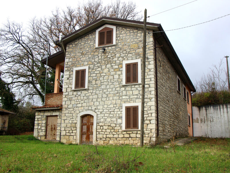 PONTELANDOLFO (BN) - 195 CASALE IN PIETRA VIVA