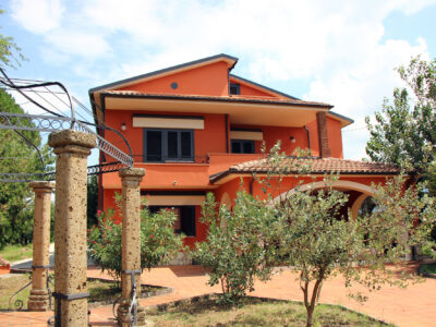 AMOROSI (BN) - 409 VILLA CON PISCINA