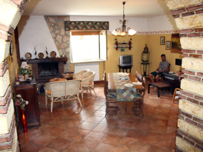 AMOROSI (BN) - 409 VILLA CON PISCINA