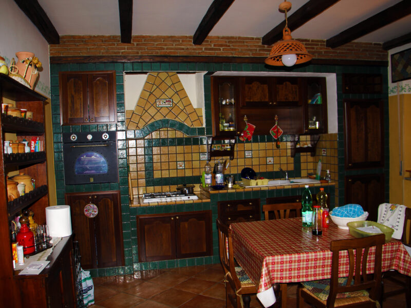 AMOROSI (BN) - 409 VILLA CON PISCINA