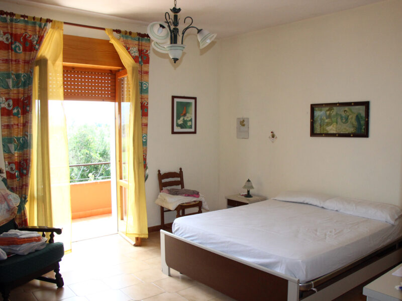 AMOROSI (BN) - 409 VILLA CON PISCINA