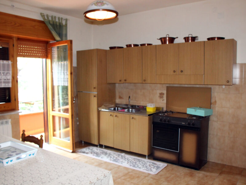 AMOROSI (BN) - 409 VILLA CON PISCINA