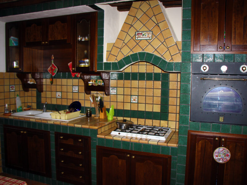 AMOROSI (BN) - 409 VILLA CON PISCINA