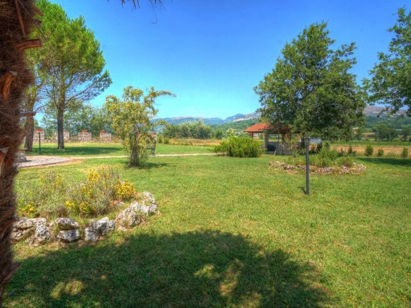 CANTALUPO NEL SANNIO (IS) - 211 STUPENDO CASALE CON GIARDINO