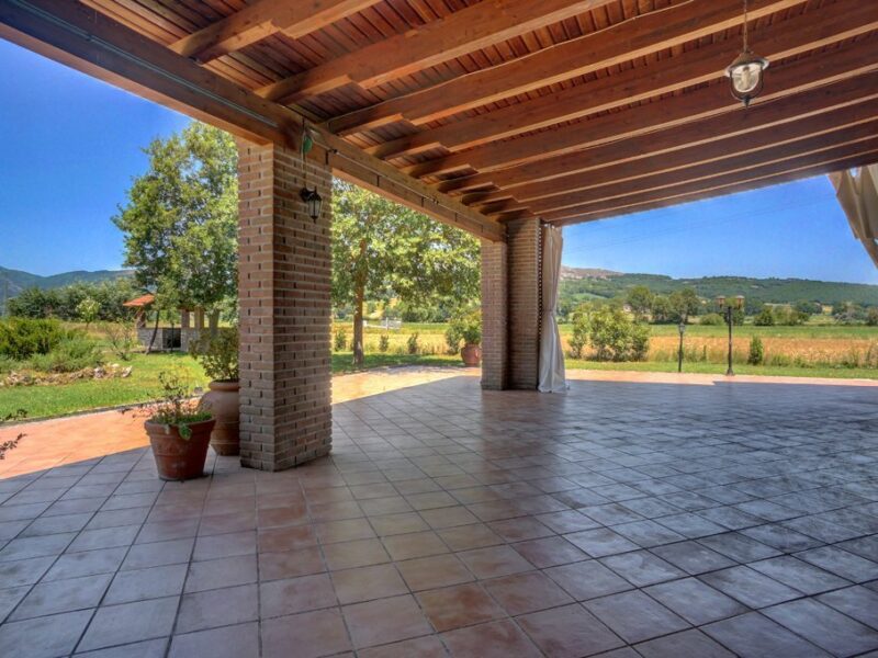 CANTALUPO NEL SANNIO (IS) - 211 STUPENDO CASALE CON GIARDINO