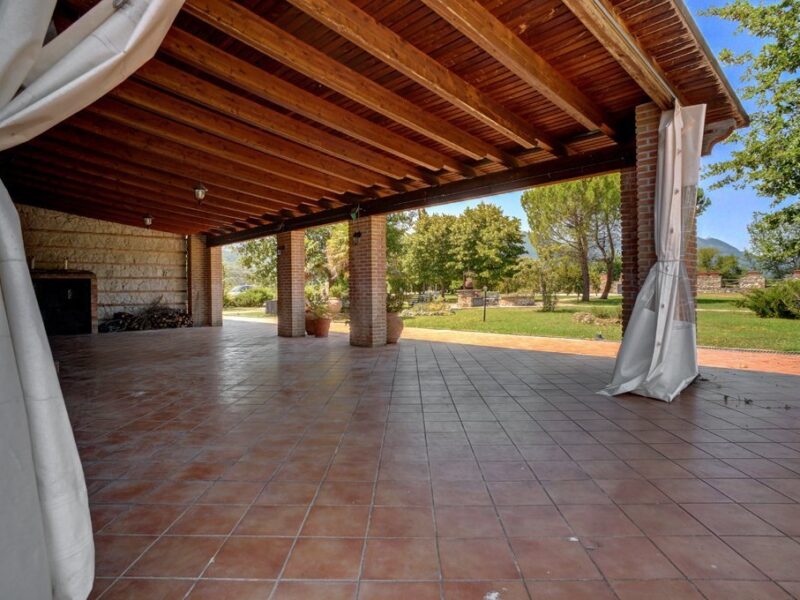 CANTALUPO NEL SANNIO (IS) - 211 STUPENDO CASALE CON GIARDINO