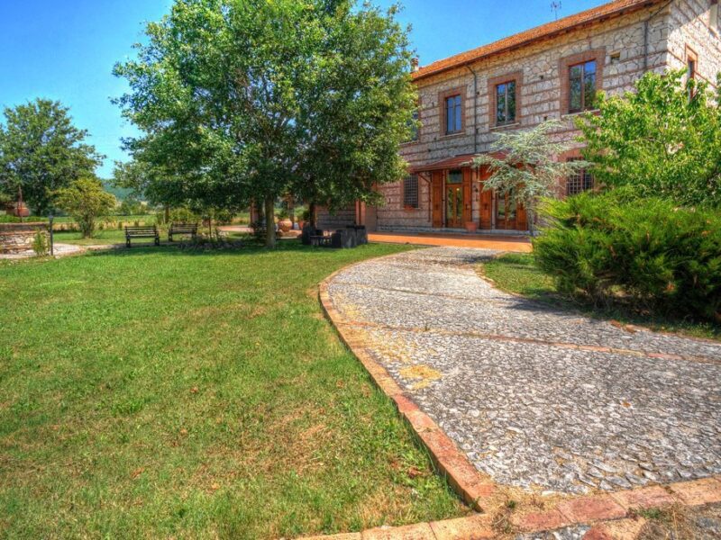 CANTALUPO NEL SANNIO (IS) - 211 STUPENDO CASALE CON GIARDINO