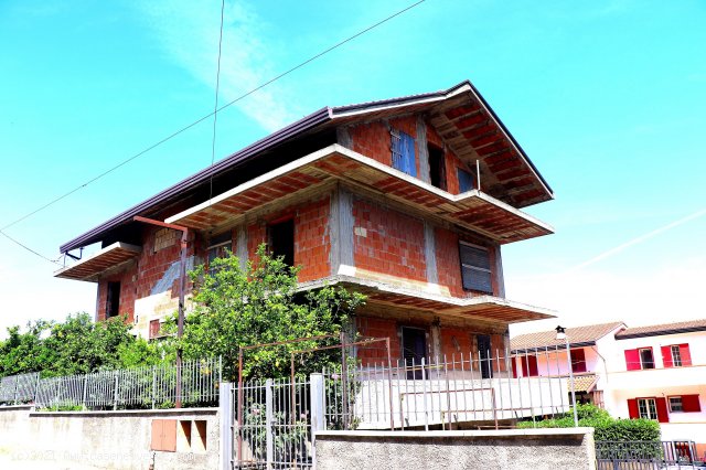 SOLOPACA (BN) - 505 CASA INDIPENDENTE CON GIARDINO